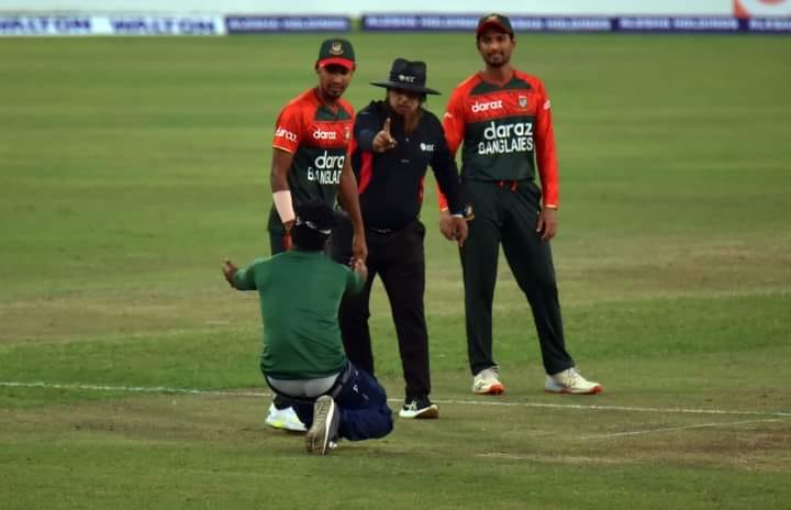 ভক্তের কাণ্ড: হুমকির মুখে বাংলাদেশ-পাকিস্তান সিরিজ! - the Bengali Times