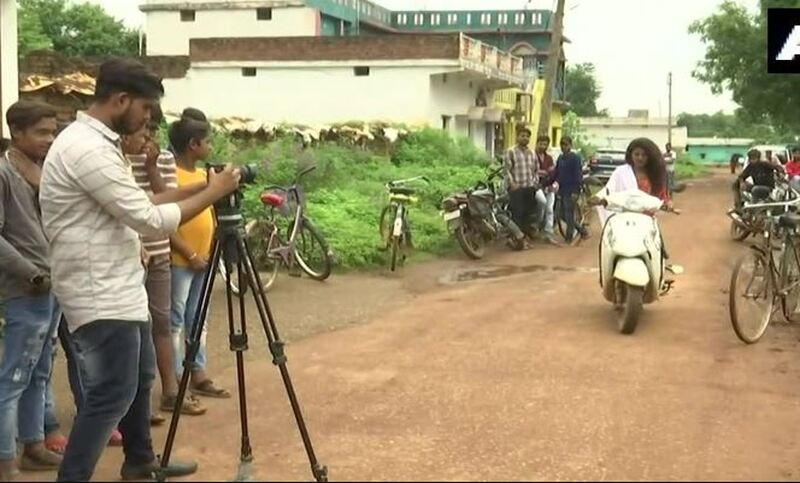 ভারতের এই গ্রামে ১০০০ ইউটিউবার, চ্যানেল ২৪টি