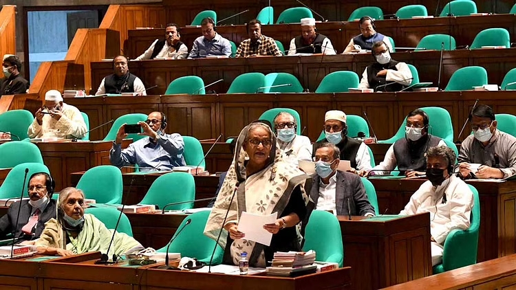 Sheikh Hasina : বৈশ্বিক সঙ্কটের কারণেই লেনদেন ভারসাম্যে দুর্দশা: প্রধানমন্ত্রী - the Bengali Times