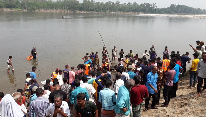 নৌকাডুবির চতুর্থ দিনে উদ্ধার আরও এক মরদেহ, নিহত বেড়ে ৬৯