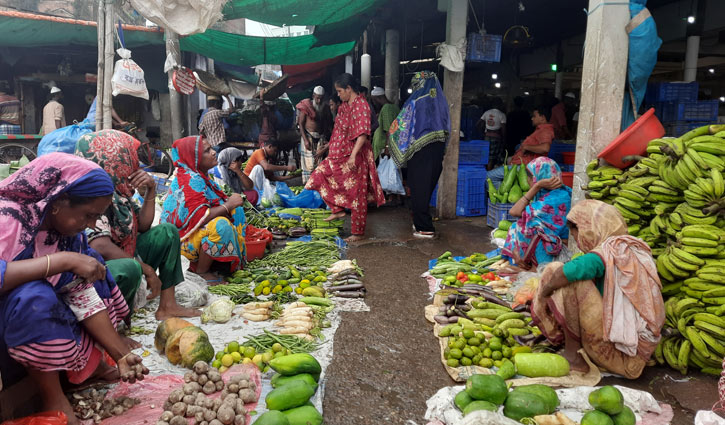 রাজধানীতে দশ টাকায় ‘গরিবের বাজার’