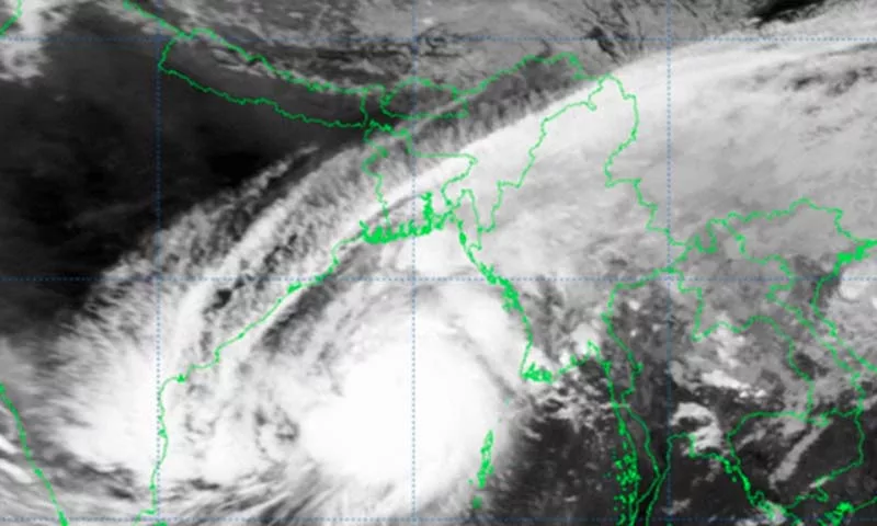 মোখার ব্যাস ৪৫০ কিলোমিটার, প্রথমে আঘাত হানবে মিয়ানমারে