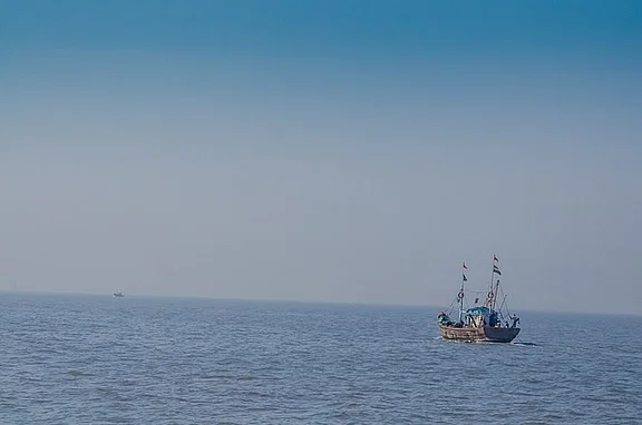 বিশ্বের যে ১০টি জায়গায় বেশি হানা দেয় জলদস্যুরা