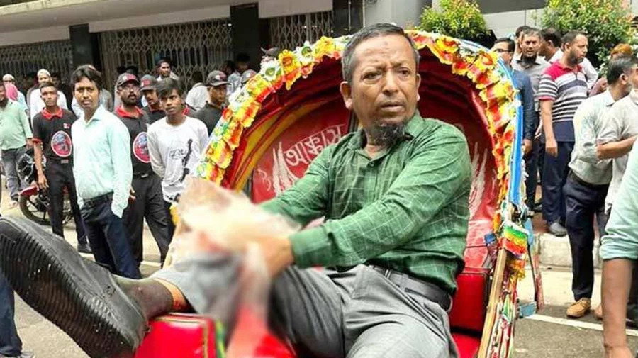 ইসলামী ব্যাংকে বহিরাগতদের গুলি, ৫ কর্মকর্তা গুলিবিদ্ধ - the Bengali Times