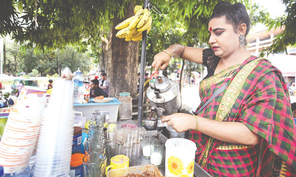 স্বাবলম্বী হতে চান অদম্য প্রিয়া খান