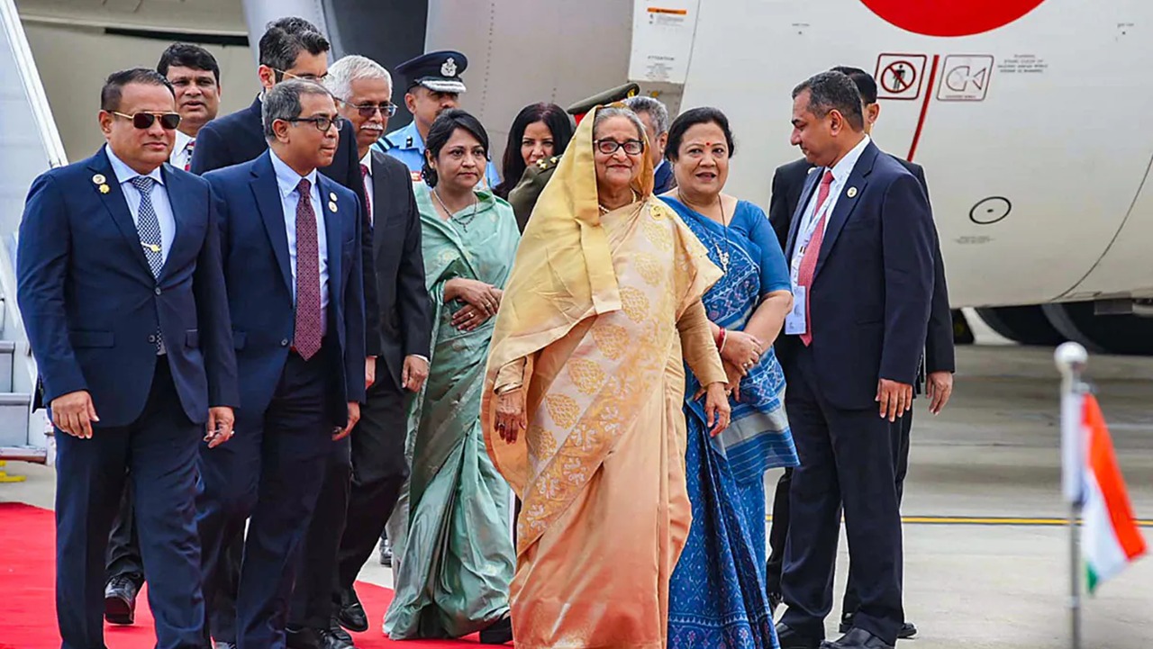 মার্কিন গোয়েন্দা প্রধানের সঙ্গে হাসিনার বৈঠকের দাবি, যা জানা গেল